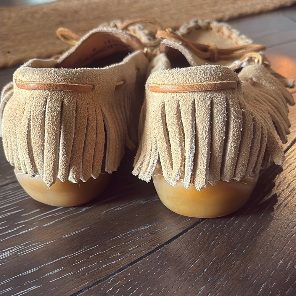 Women’s Minnetonka Fringed Mocassins - Picture 5 of 8